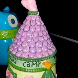 VINTAGE  "CAMP GRANDMA~FAMOUS FOR HUGS & COOKIES" HANDPAINTED CERAMIC COOKIE JAR